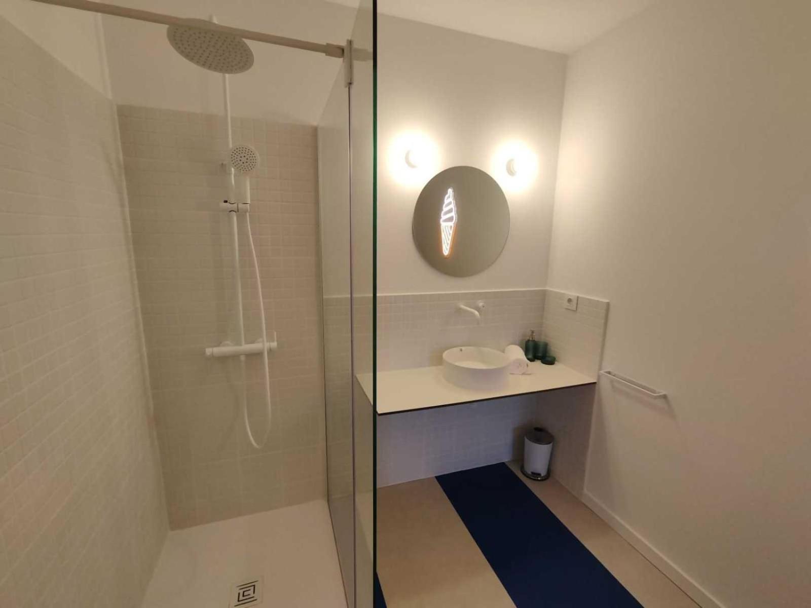 Carisan1 6 Min To Beach Modern Bright Valenza Esterno foto